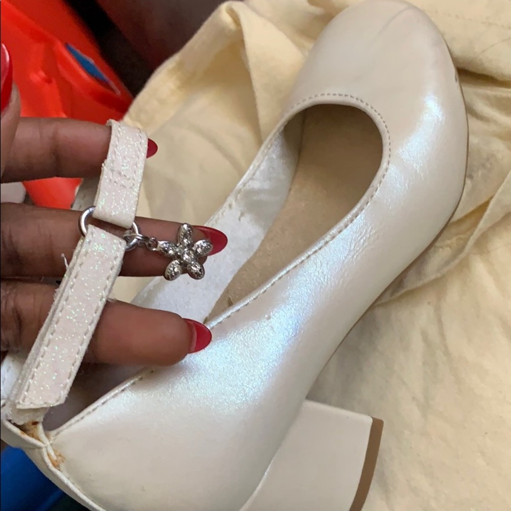 Girl shoe